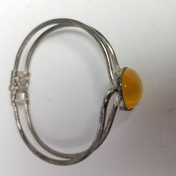 Vintage Bright Yellow Oval Cabochon Hinged Bangle Bracelet, Silver Tone Setting - Picture 4 of 8
